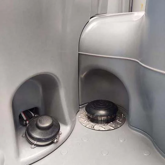 VIP Portable Toilet - Image 4